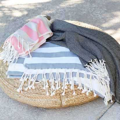 Dark blue & White Filiz Hamamtuch | Home & Living inspiration | URBANARA